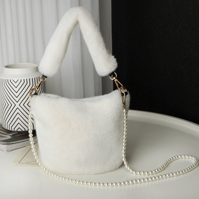Taylor | Fluffy Bucket Bag with Faux Pearl Chain